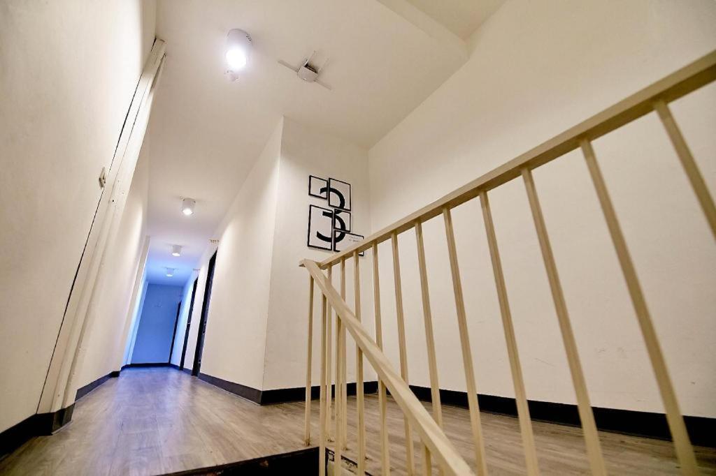 The Rabbit'S Hole Hostel Bangkok Ngoại thất bức ảnh