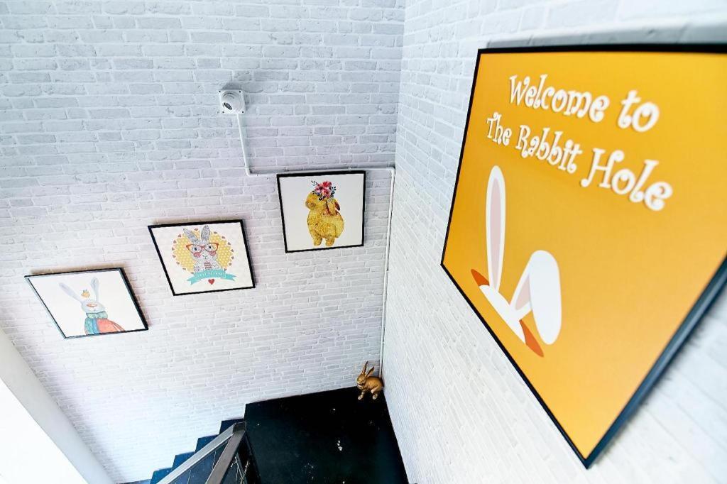 The Rabbit'S Hole Hostel Bangkok Ngoại thất bức ảnh