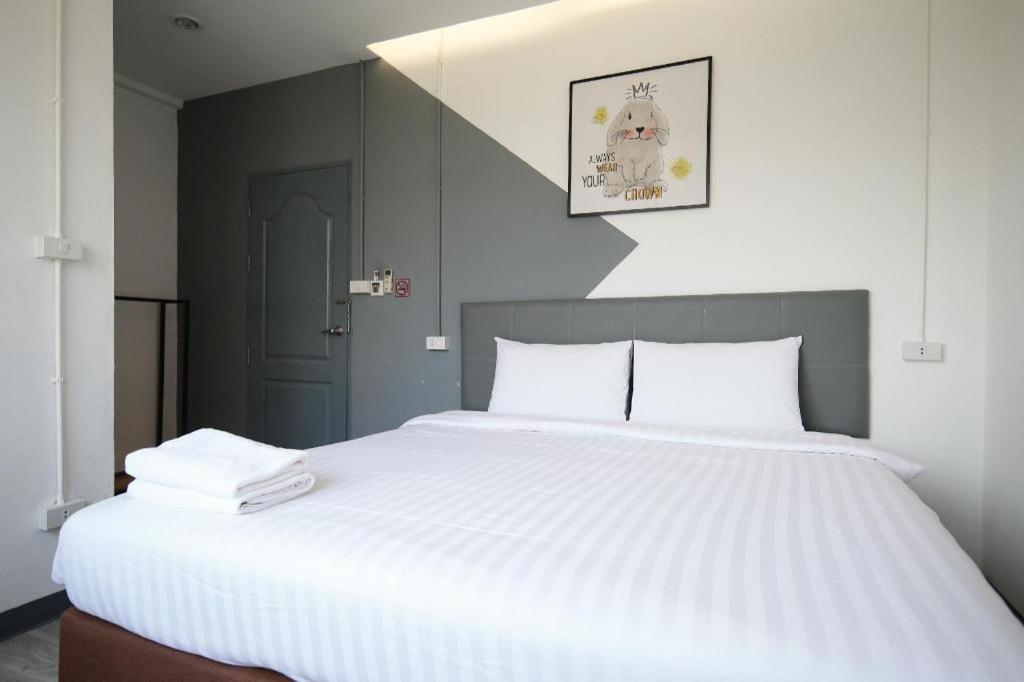The Rabbit'S Hole Hostel Bangkok Ngoại thất bức ảnh