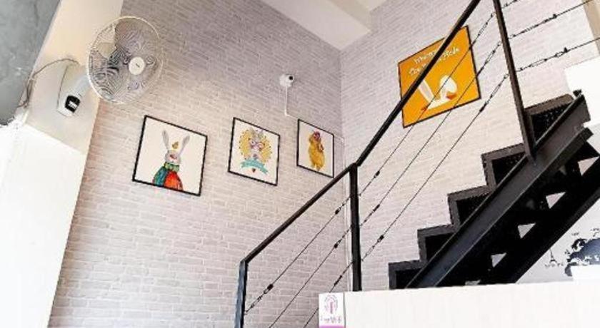 The Rabbit'S Hole Hostel Bangkok Ngoại thất bức ảnh
