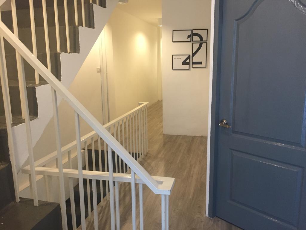 The Rabbit'S Hole Hostel Bangkok Ngoại thất bức ảnh
