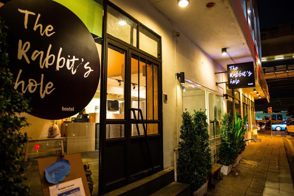 The Rabbit'S Hole Hostel Bangkok Ngoại thất bức ảnh
