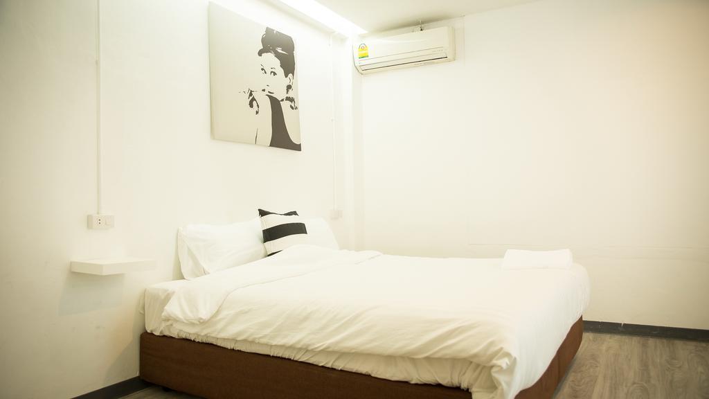 The Rabbit'S Hole Hostel Bangkok Ngoại thất bức ảnh